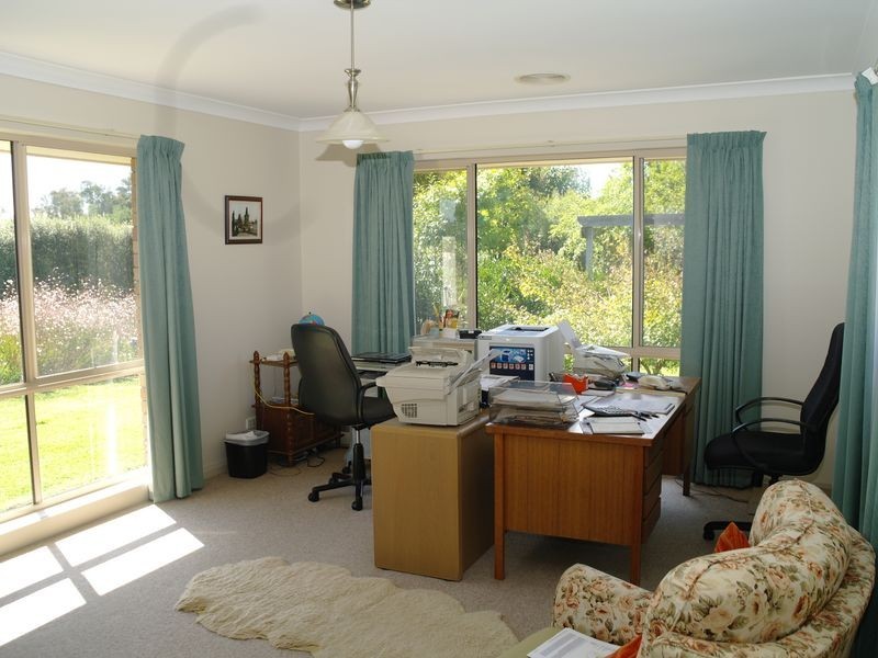 67 Olivers Road, Benalla VIC 3672
