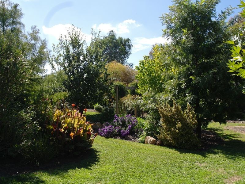 67 Olivers Road, Benalla VIC 3672