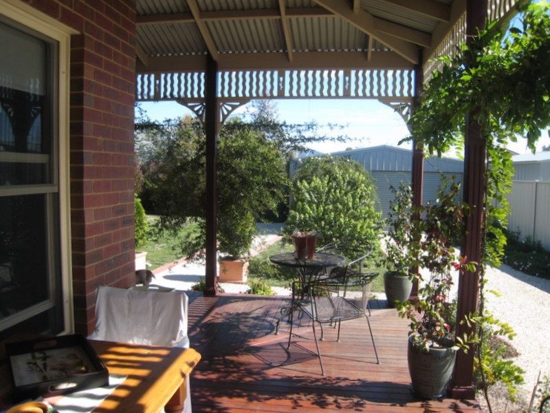 14 Ironbark Drive, Benalla VIC 3672