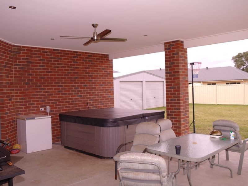 15 Moran Street, Benalla VIC 3672