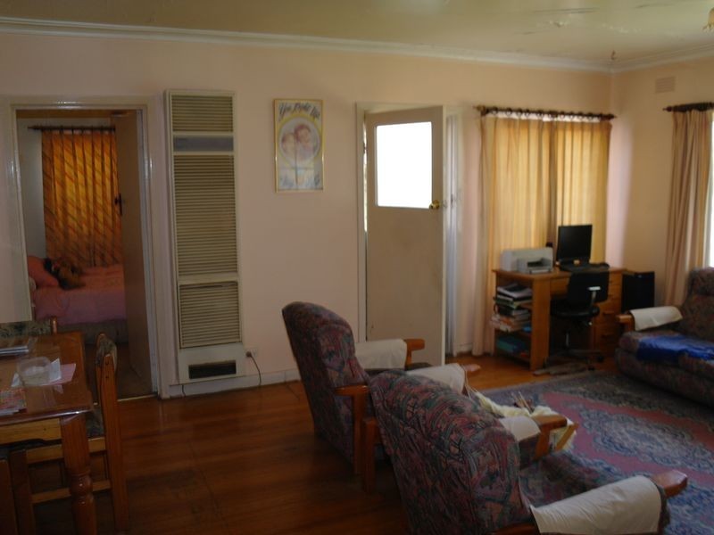 12 Meadows Avenue, Benalla VIC 3672