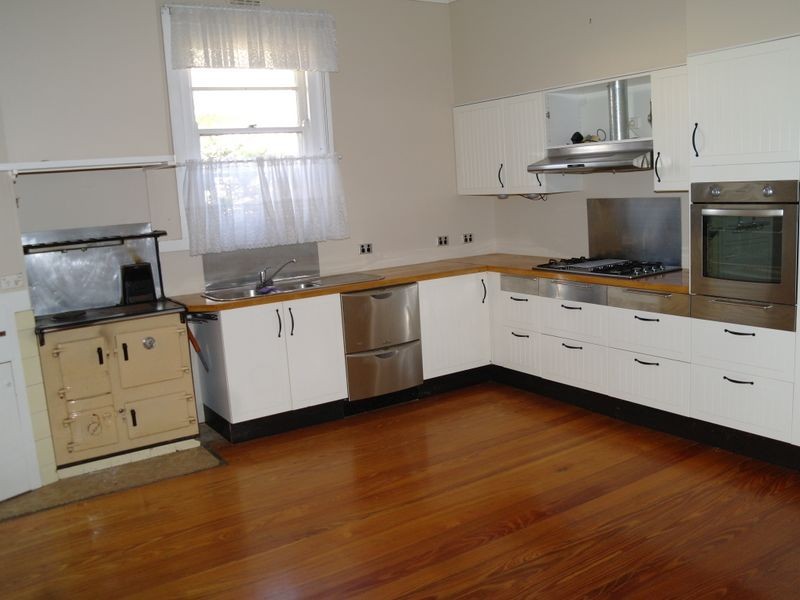 18 Deas Street, Benalla VIC 3672