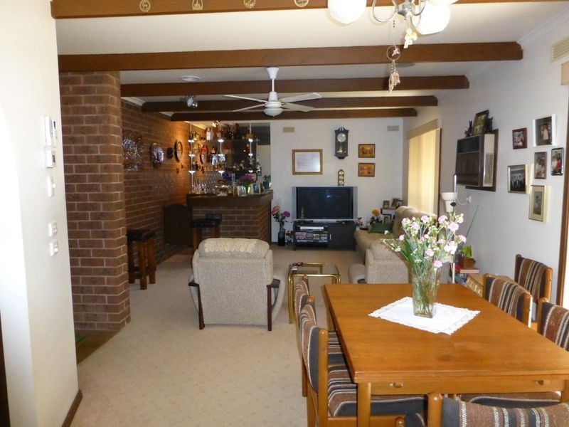 1 Oak Avenue, Benalla VIC 3672