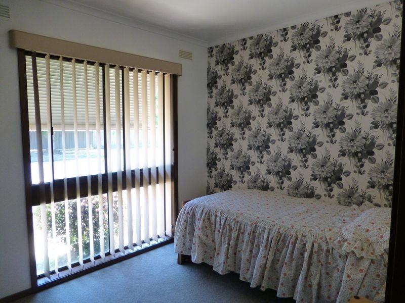 1 Oak Avenue, Benalla VIC 3672