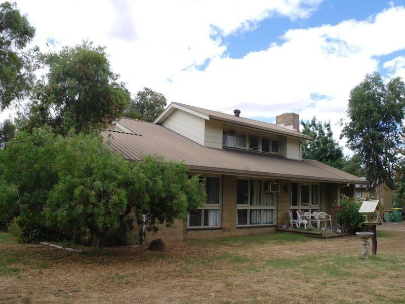 27 Moore Street Baddaginnie, Benalla VIC 3672