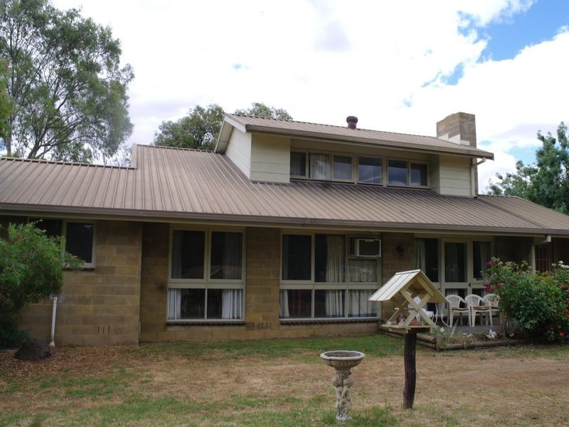 27 Moore Street Baddaginnie, Benalla VIC 3672