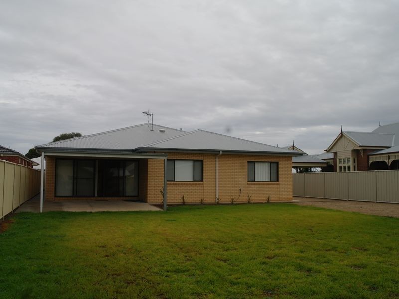 12 Ironbark Drive, Benalla VIC 3672