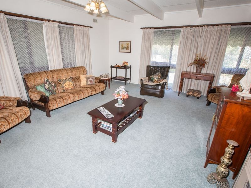 64 Monds Ave, Benalla VIC 3672