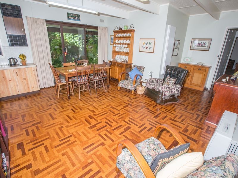 64 Monds Ave, Benalla VIC 3672