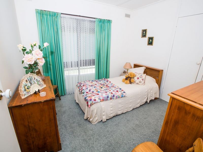 64 Monds Ave, Benalla VIC 3672