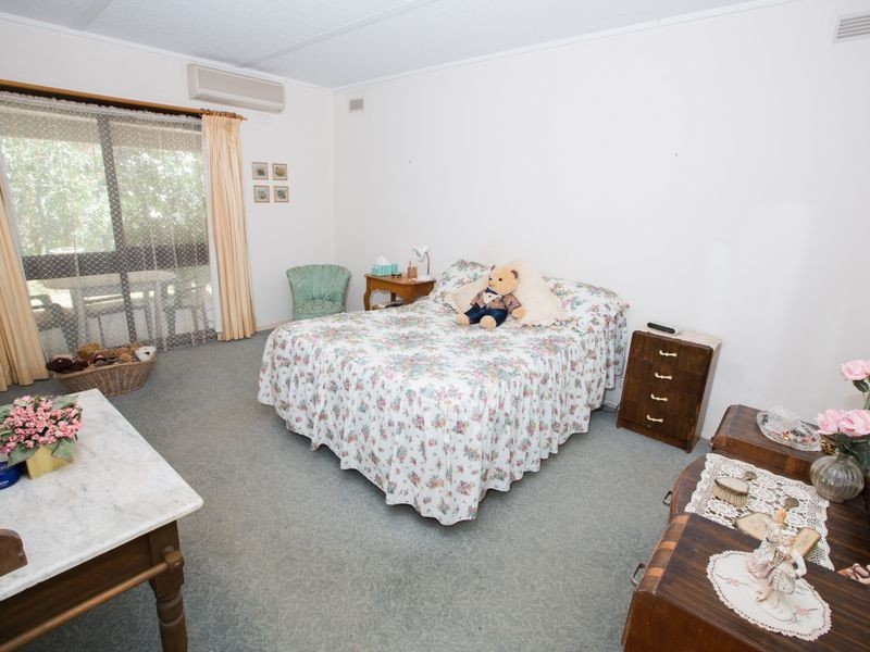 64 Monds Ave, Benalla VIC 3672