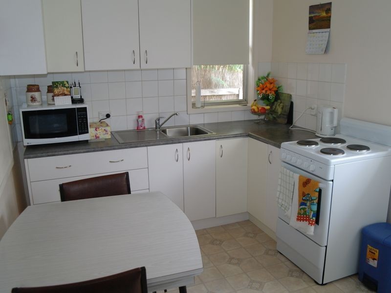 2-5 Perth Street, Benalla VIC 3672