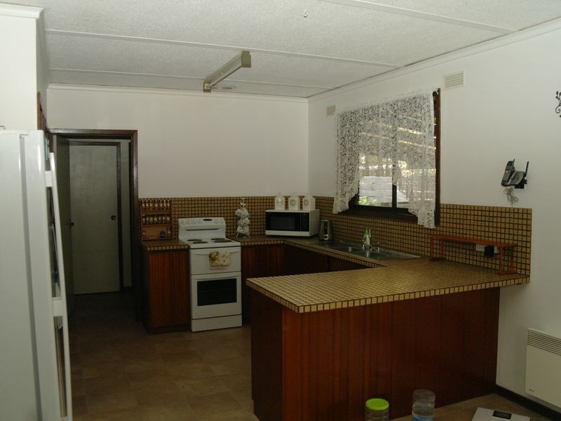 93 Halls Road, Goorambat VIC 3725