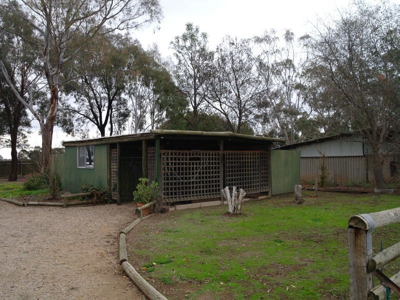 93 Halls Road, Goorambat VIC 3725