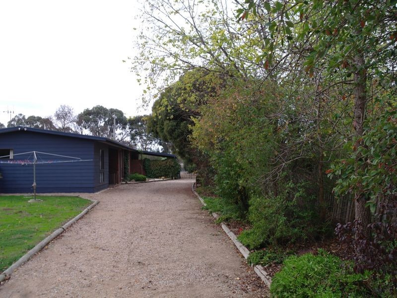 93 Halls Road, Goorambat VIC 3725