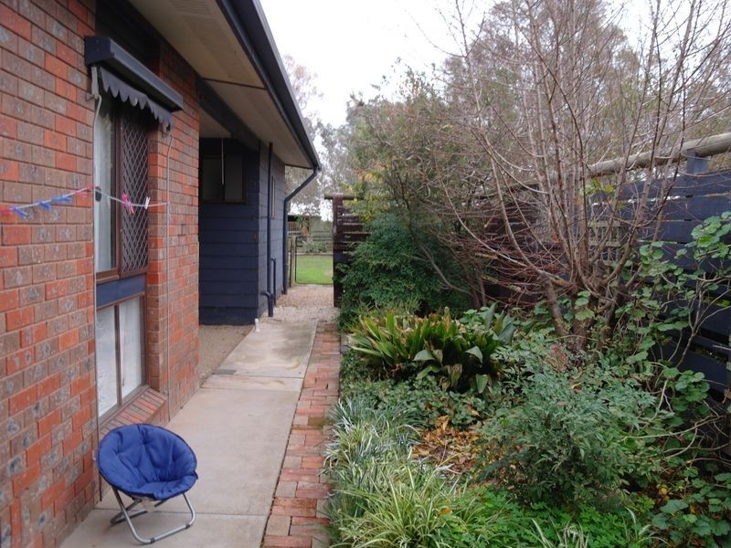 93 Halls Road, Goorambat VIC 3725