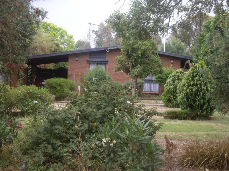 93 Halls Road, Goorambat VIC 3725