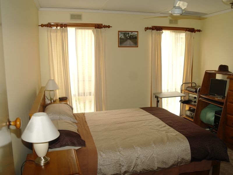 34 Shadforth Street, Benalla VIC 3672