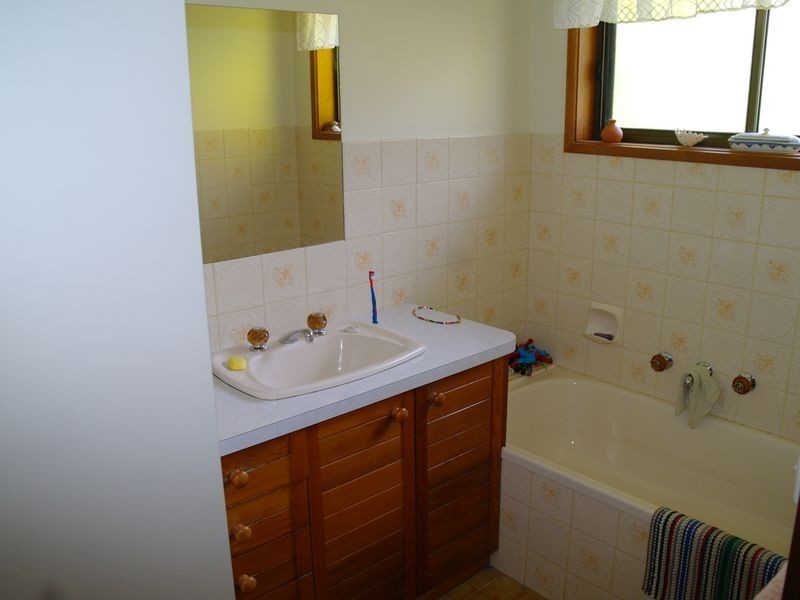 18 Farrell Road, Benalla VIC 3672