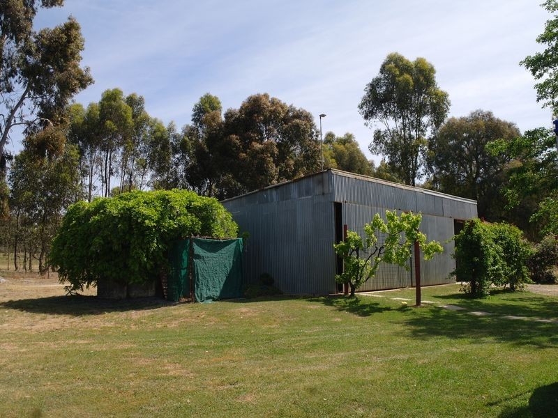 18 Farrell Road, Benalla VIC 3672