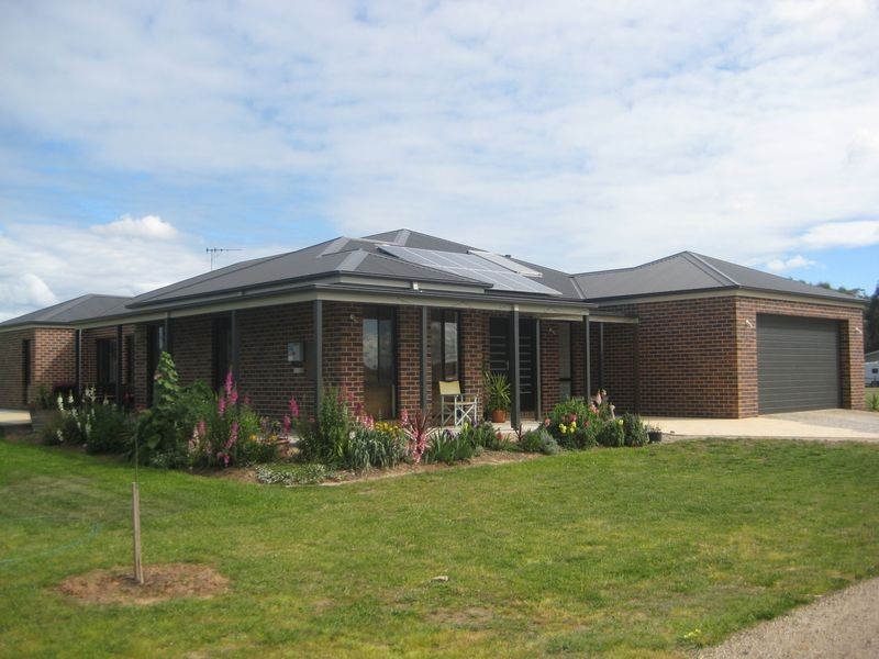 86 Racecourse Road, Benalla VIC 3672