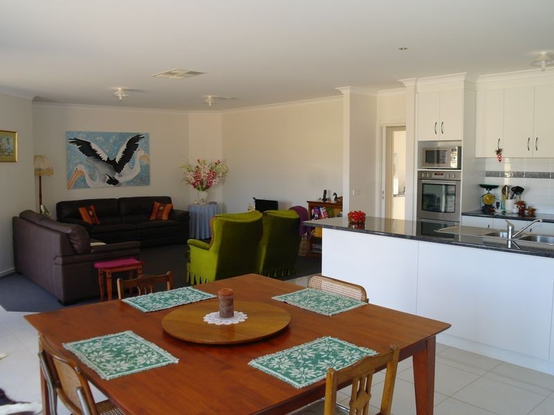 86 Racecourse Road, Benalla VIC 3672