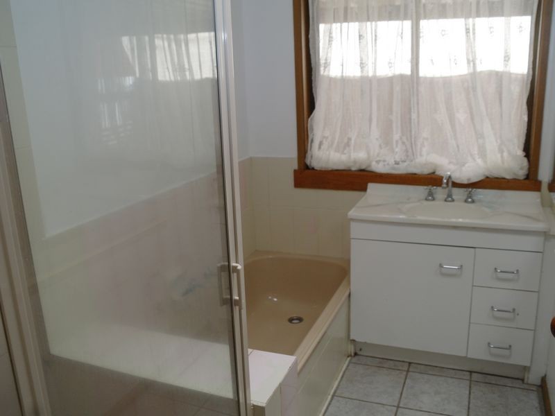 6 Robinson Court, Benalla VIC 3672