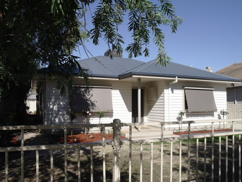 9 Tomkins Parade, Benalla VIC 3672