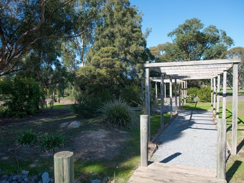 121 Grant Drive, Benalla VIC 3672