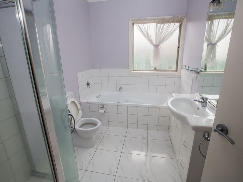 11 Perth Street, Benalla VIC 3672