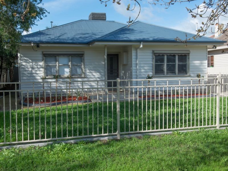9 Tomkins Parade, Benalla VIC 3672