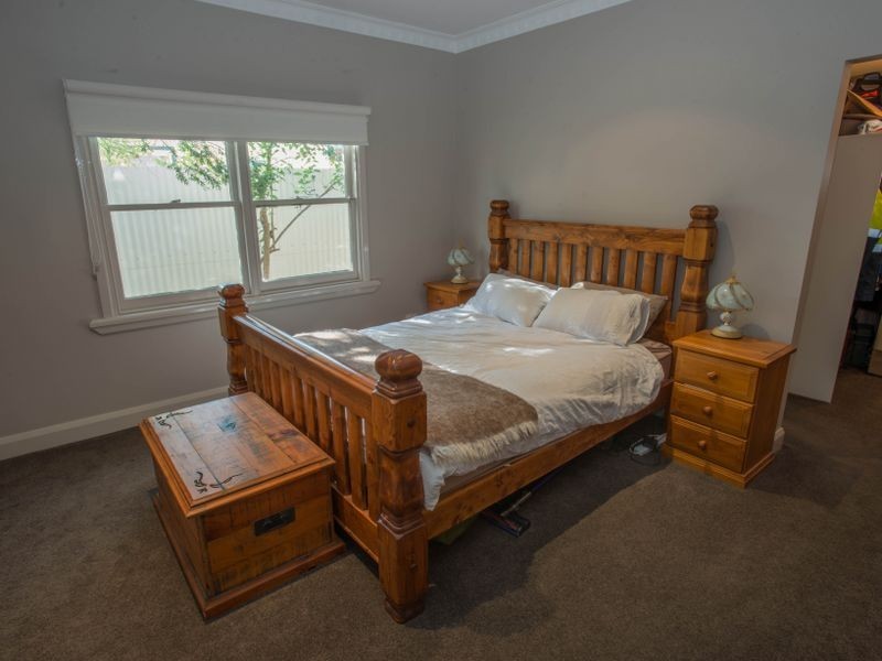 9 Tomkins Parade, Benalla VIC 3672