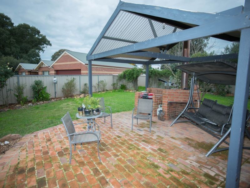 6 Park Place, Benalla VIC 3672