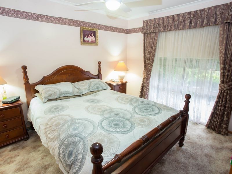 4 Diplomat Crt, Benalla VIC 3672