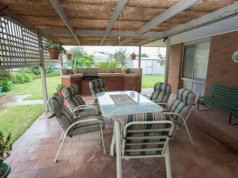 4 Diplomat Crt, Benalla VIC 3672