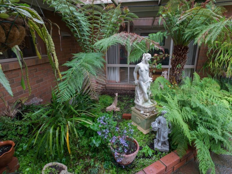 4 Diplomat Crt, Benalla VIC 3672