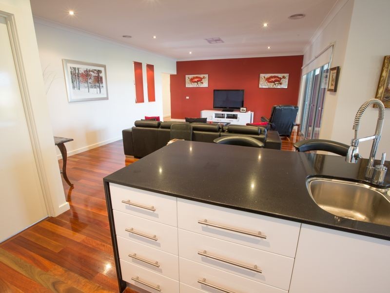 10 Amber Avenue, Benalla VIC 3672