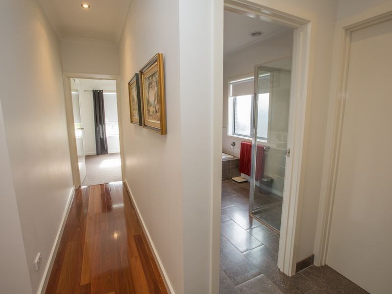 10 Amber Avenue, Benalla VIC 3672