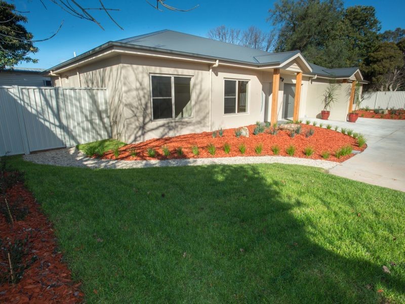 3/2 Lily Street Violet Town, Benalla VIC 3672