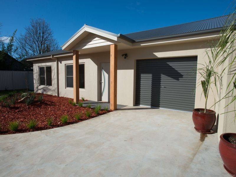 3/2 Lily Street Violet Town, Benalla VIC 3672