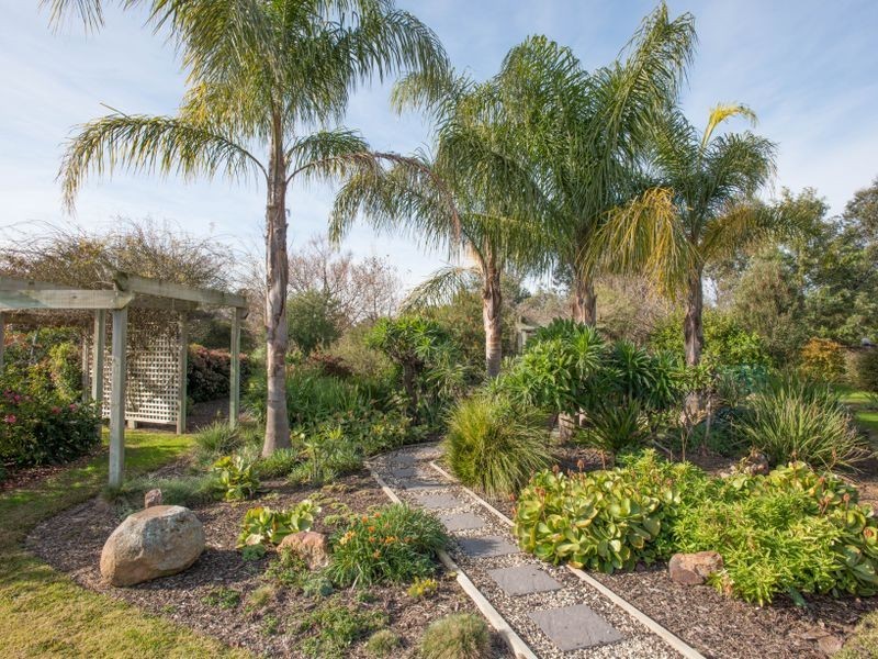 67 Oliver Road, Benalla VIC 3672