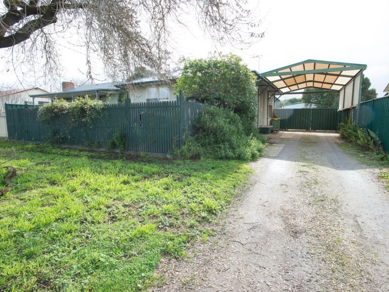 23 Meadows Avenue, Benalla VIC 3672