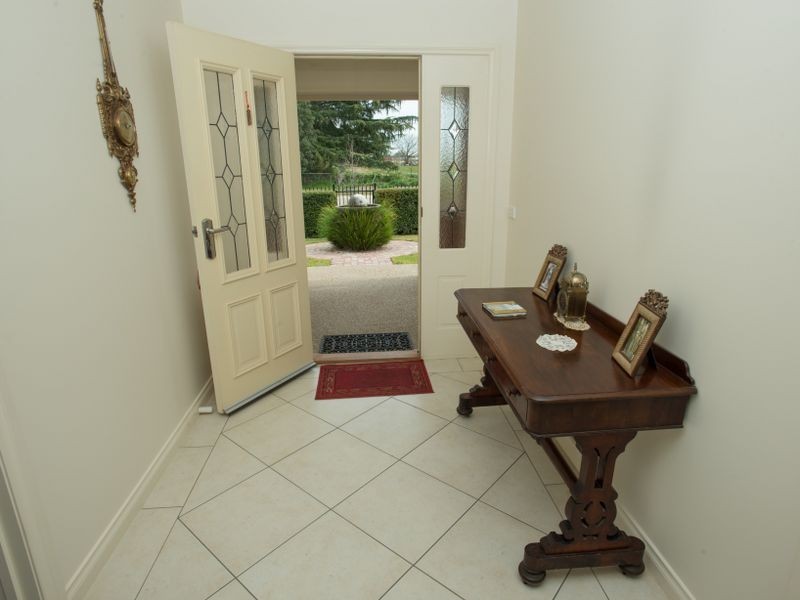 19 Olivers Road, Benalla VIC 3672