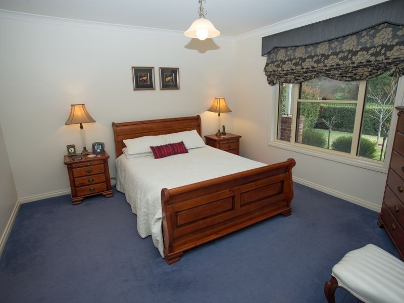 19 Olivers Road, Benalla VIC 3672