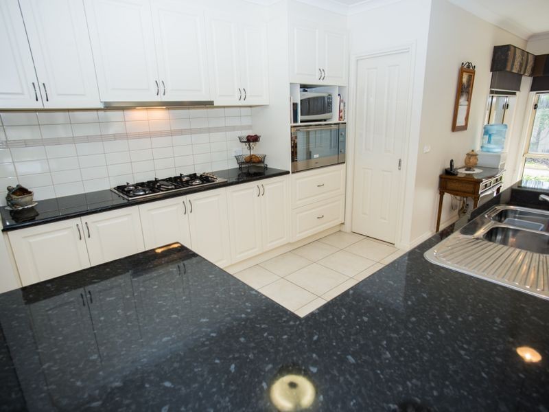 19 Olivers Road, Benalla VIC 3672