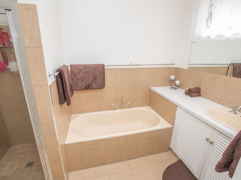 93 Halls Road, Goorambat VIC 3725