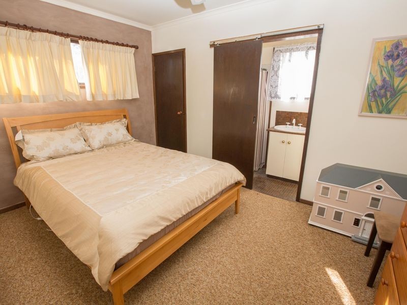 93 Halls Road, Goorambat VIC 3725