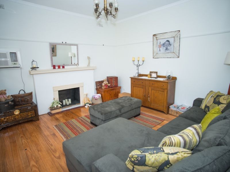 12 Meadows Avenue, Benalla VIC 3672