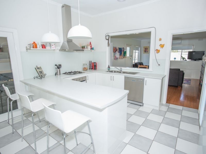 12 Meadows Avenue, Benalla VIC 3672