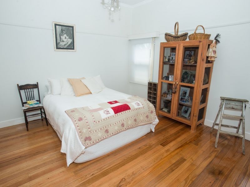 12 Meadows Avenue, Benalla VIC 3672